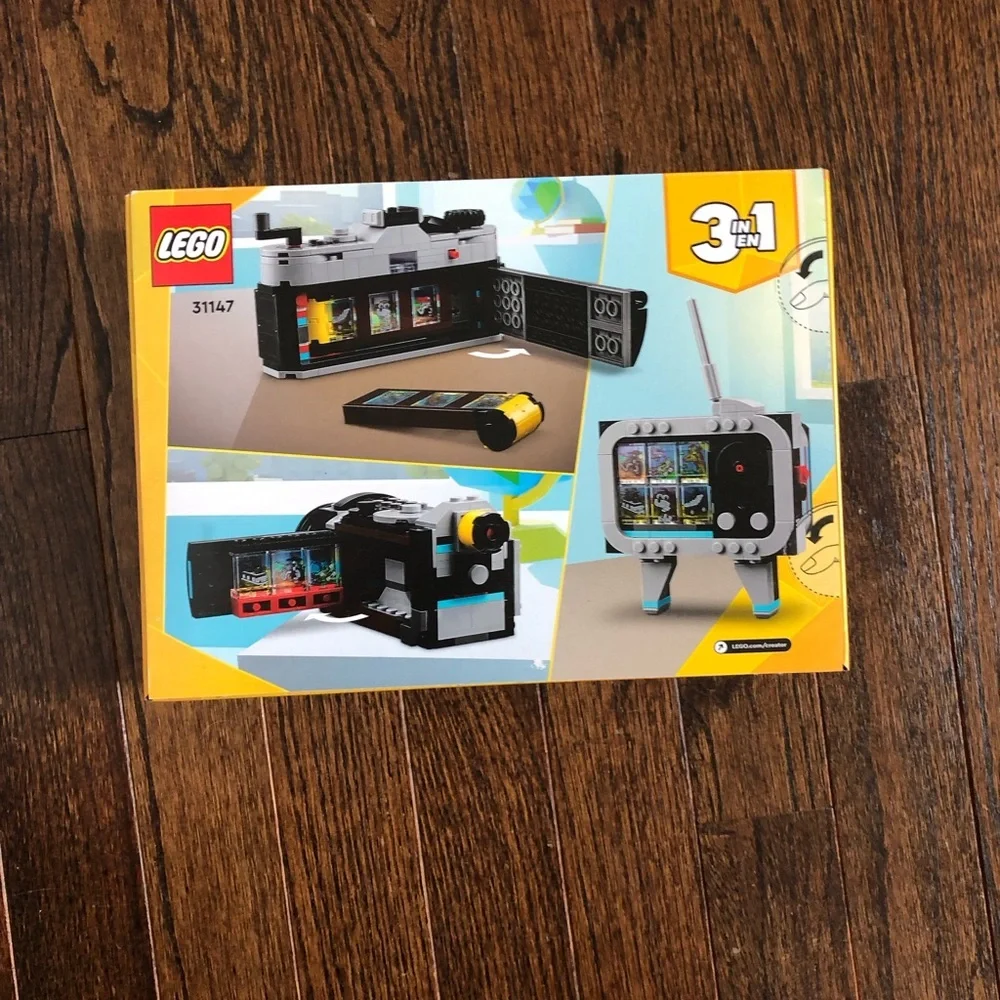 *NEW* LEGO Creator Retro Camera (31147) 3-in-1 Building Set - 261 Pieces - 8+